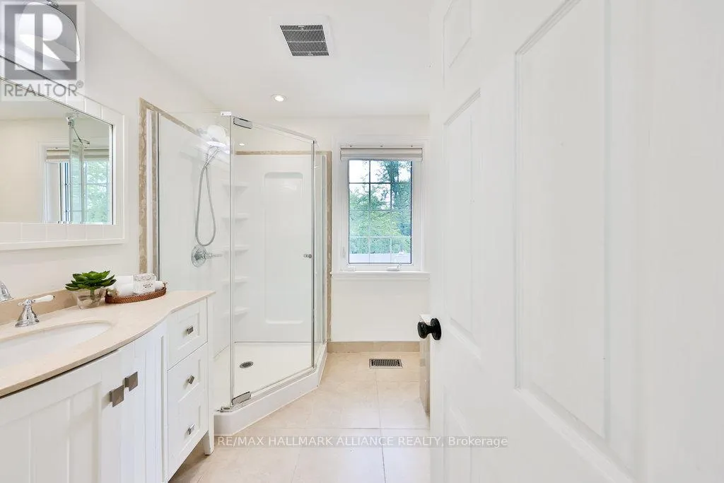 1316 CAMBRIDGE DRIVE