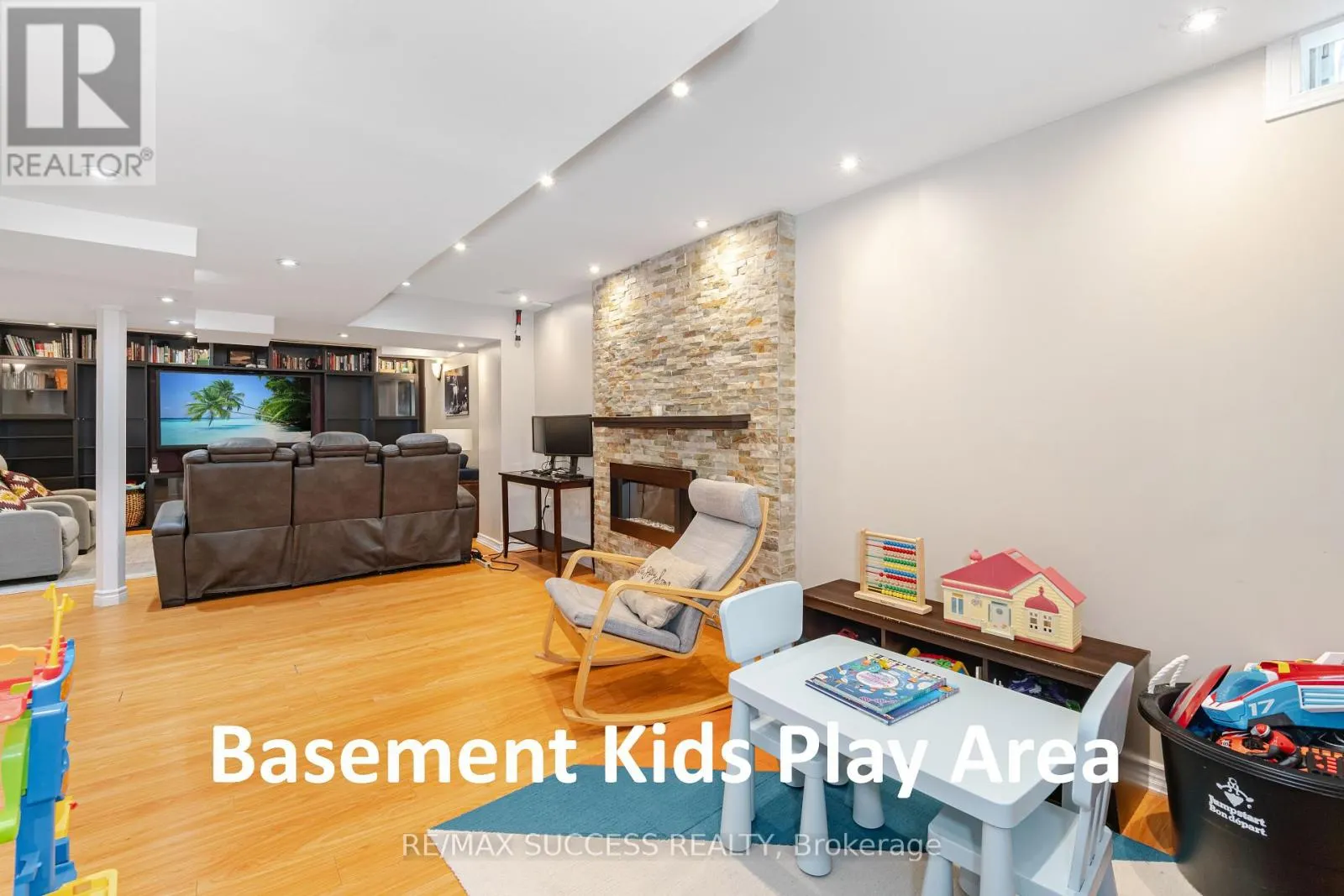 19 SAWSTON CIRCLE