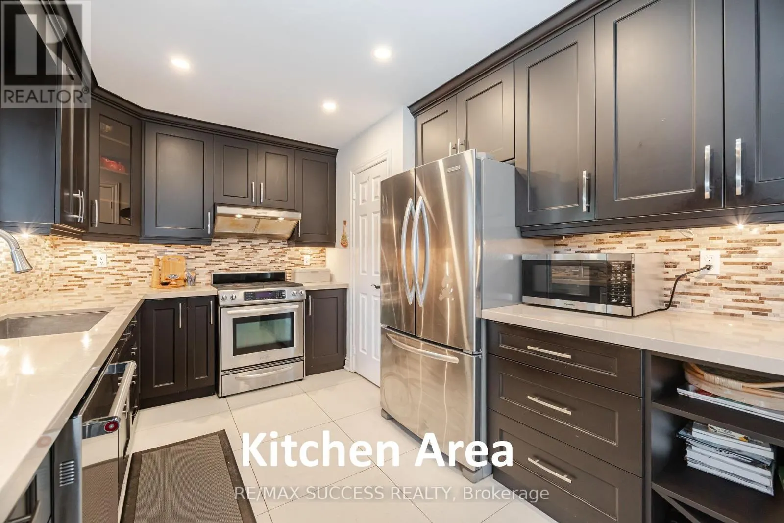 19 SAWSTON CIRCLE