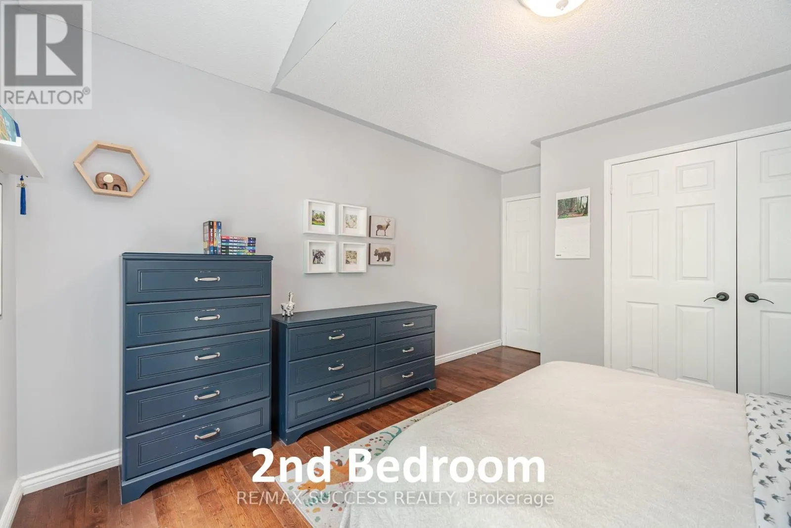 19 SAWSTON CIRCLE