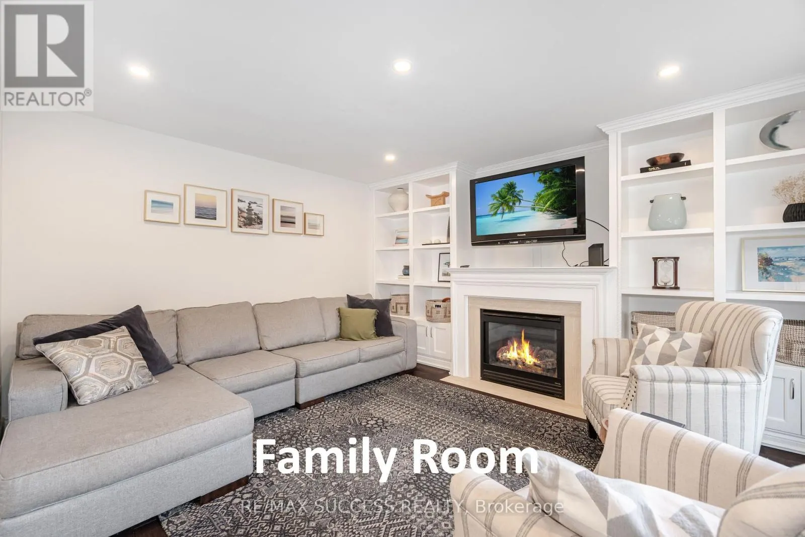 19 SAWSTON CIRCLE