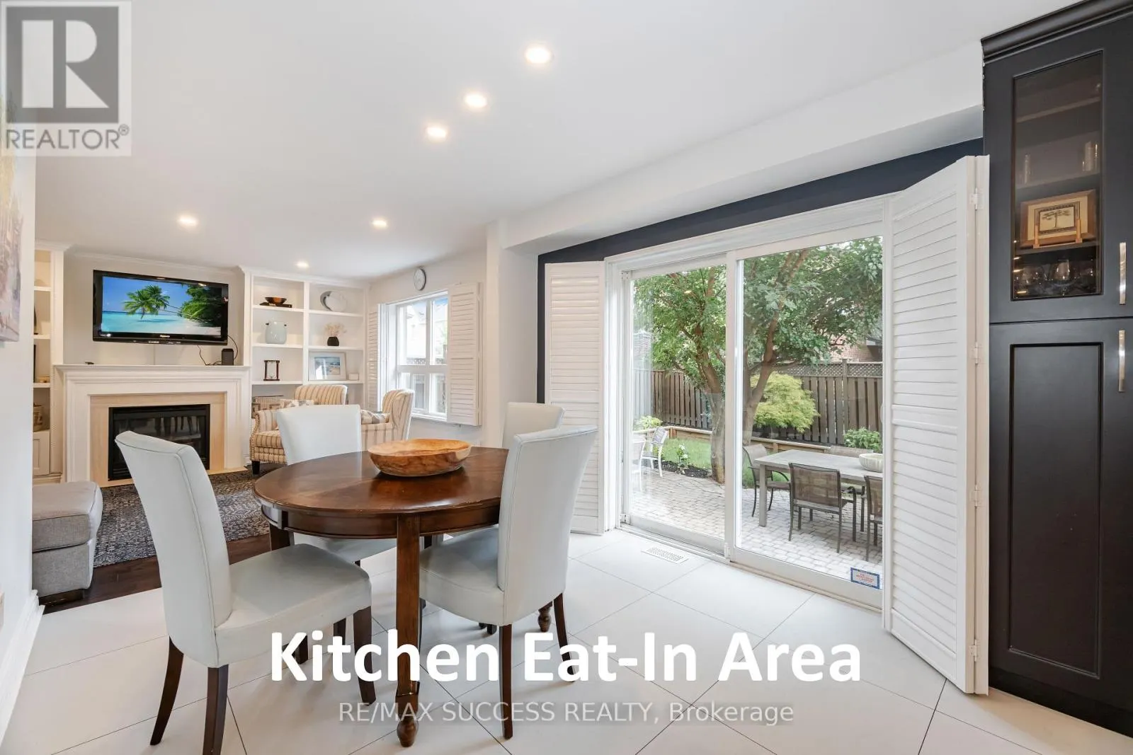 19 SAWSTON CIRCLE