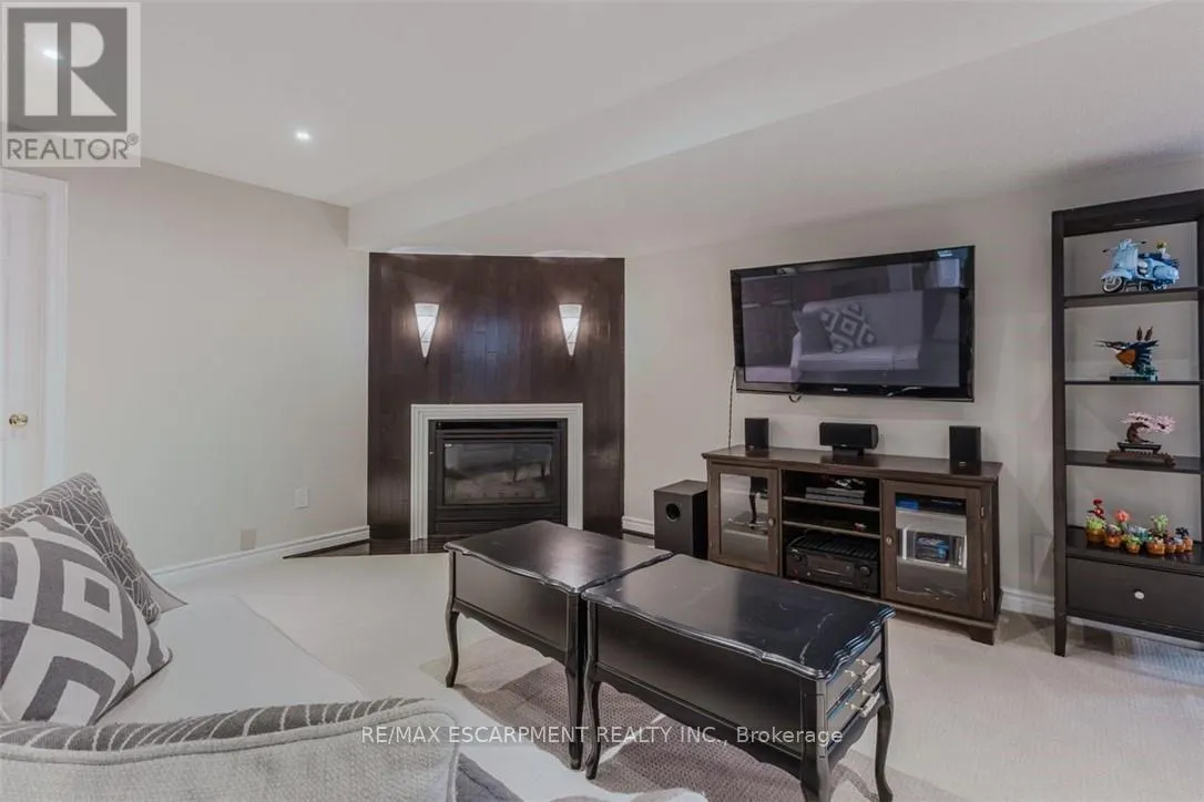 954 WINTERGREEN PLACE
