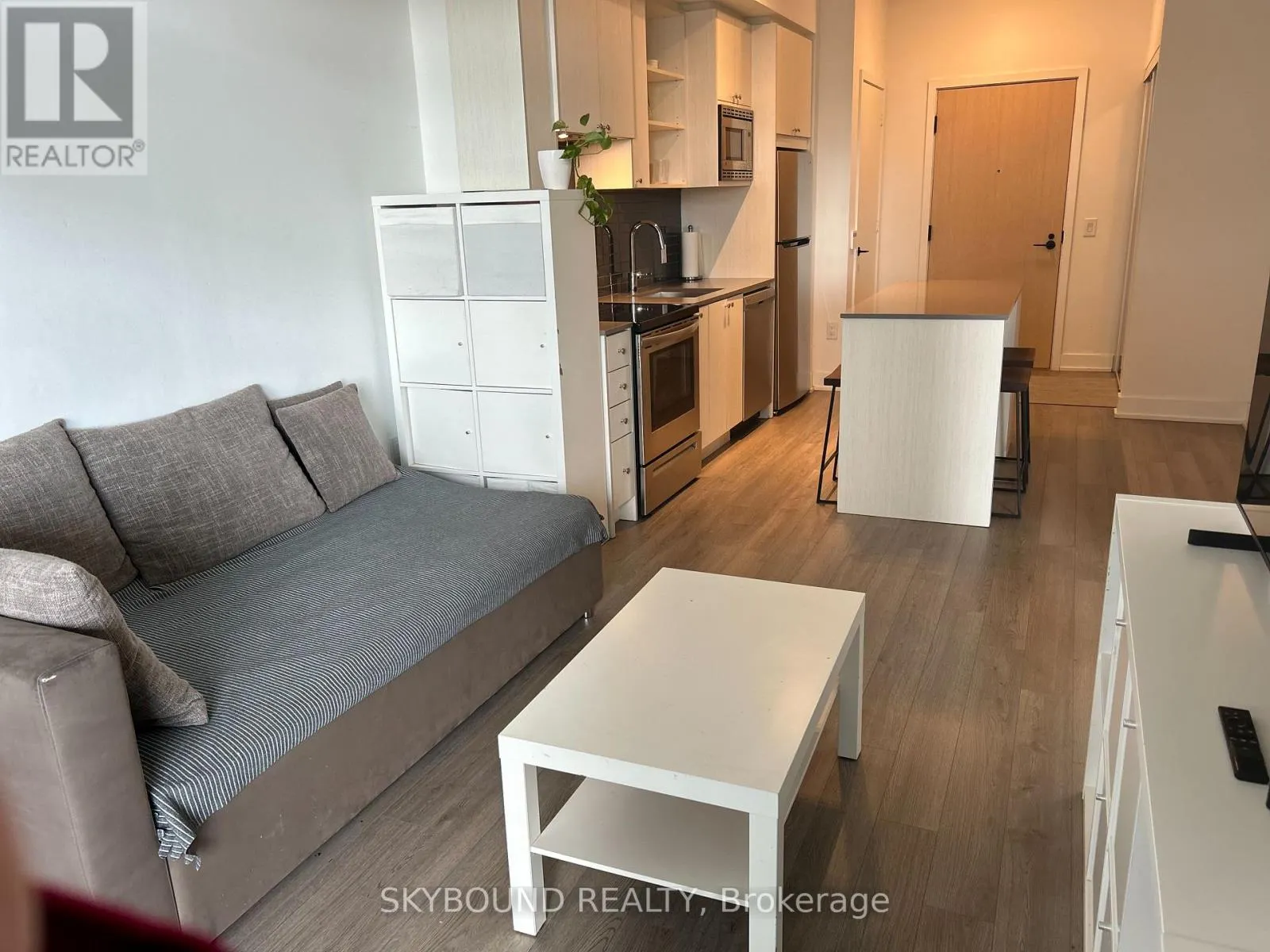 318 - 60 GEORGE BUTCHART DRIVE