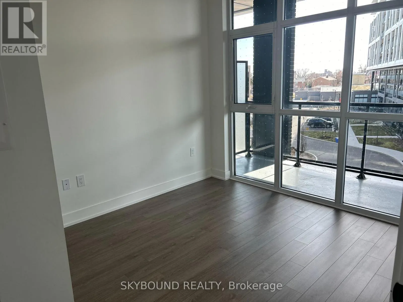 318 - 60 GEORGE BUTCHART DRIVE