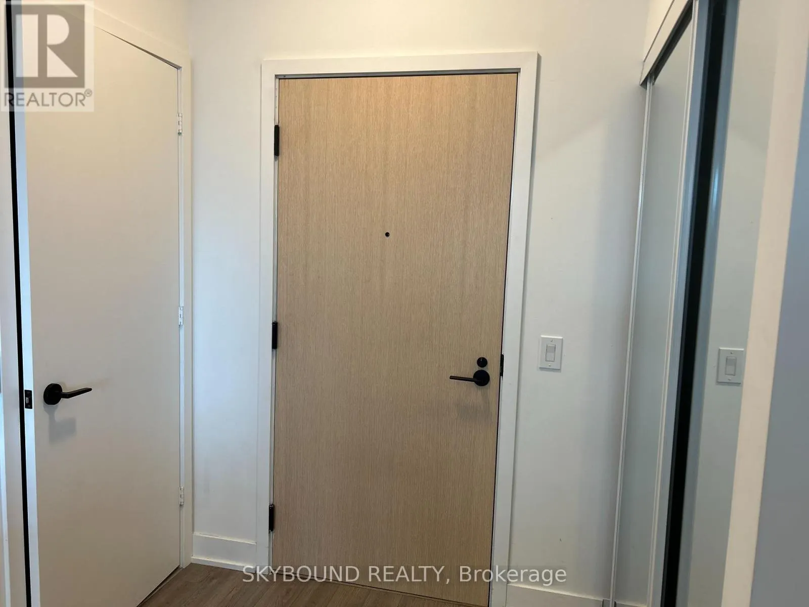 318 - 60 GEORGE BUTCHART DRIVE