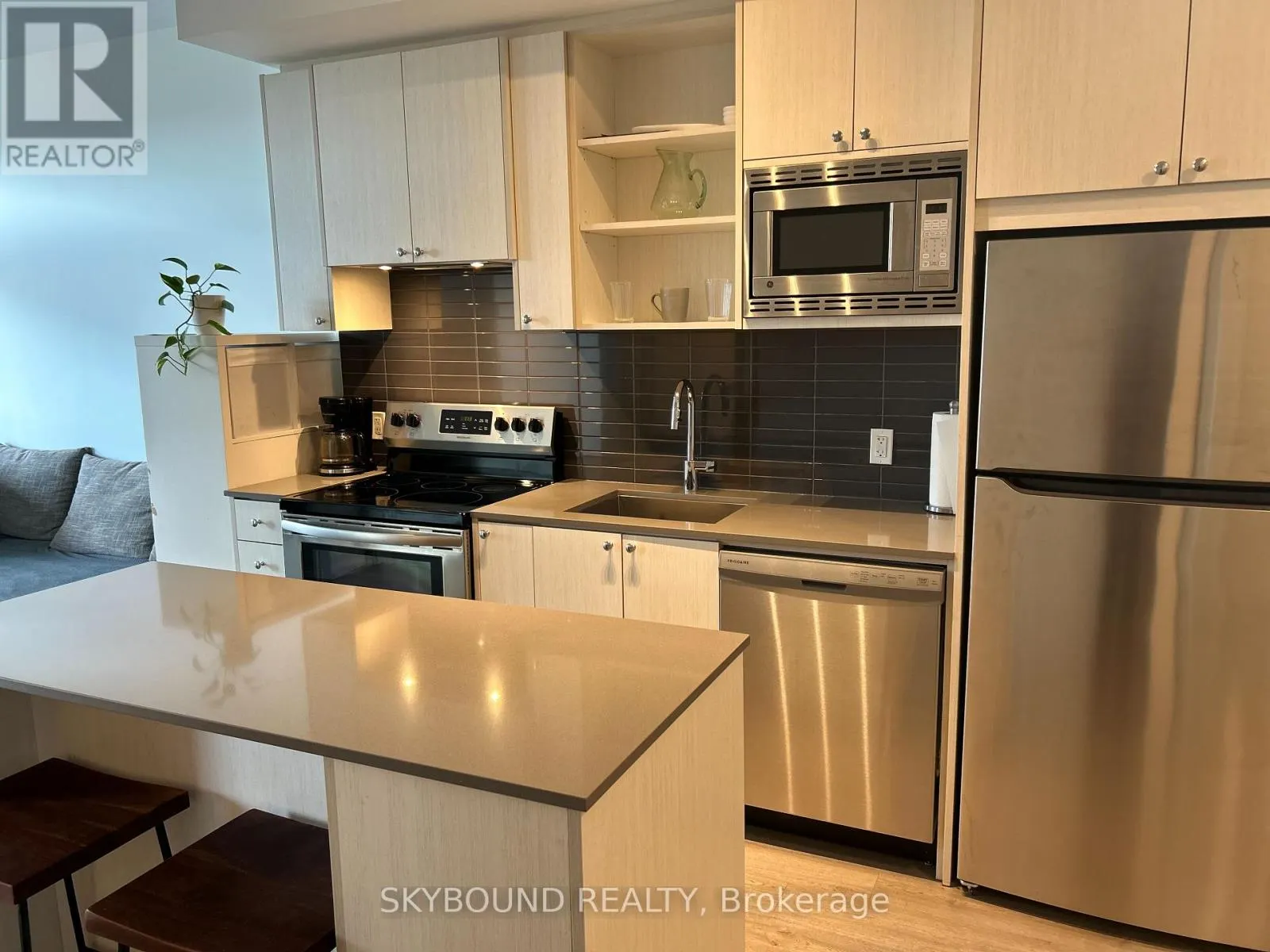 318 - 60 GEORGE BUTCHART DRIVE