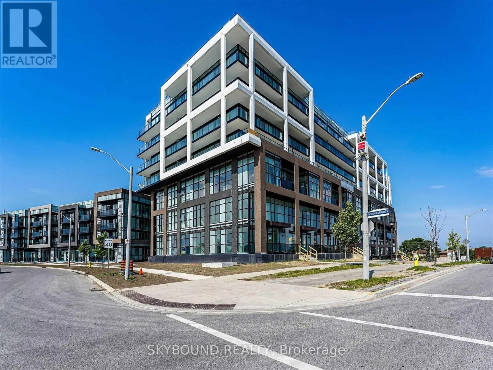 318 - 60 GEORGE BUTCHART DRIVE