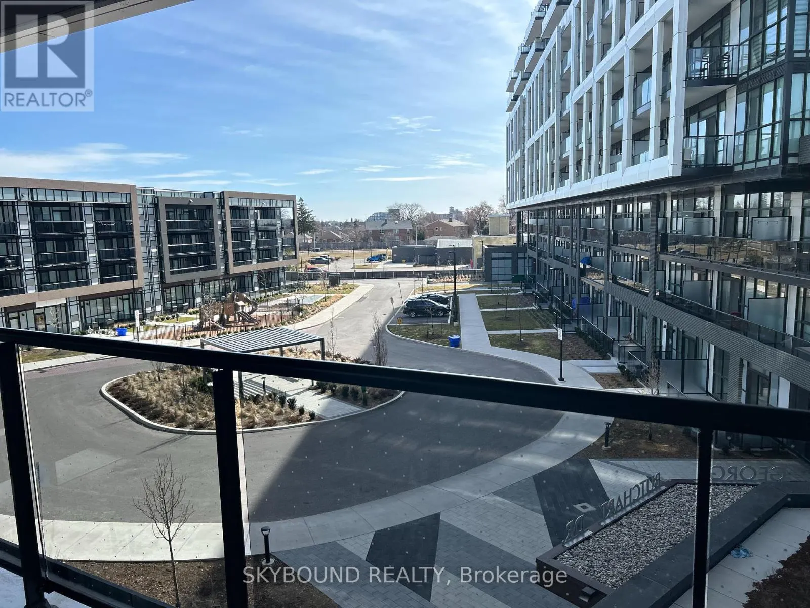 318 - 60 GEORGE BUTCHART DRIVE