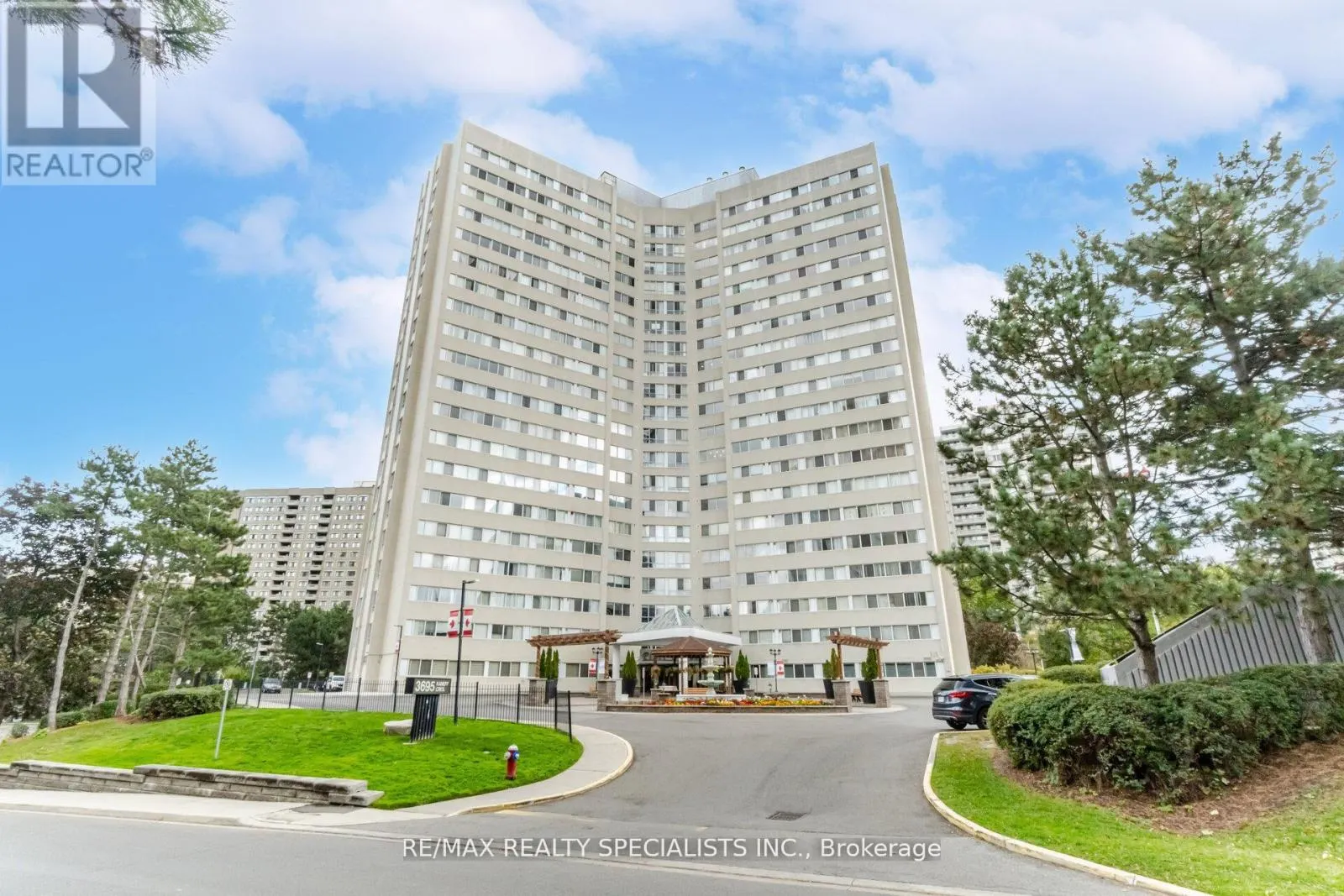 212 - 3695 KANEFF CRESCENT