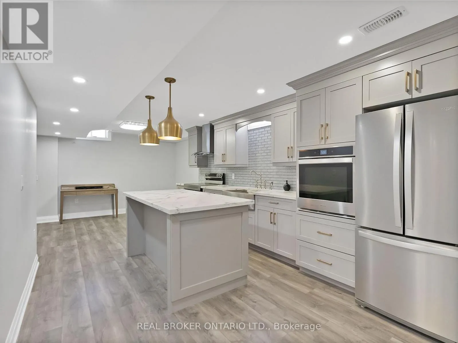 7 MAPLE TRAIL ROAD