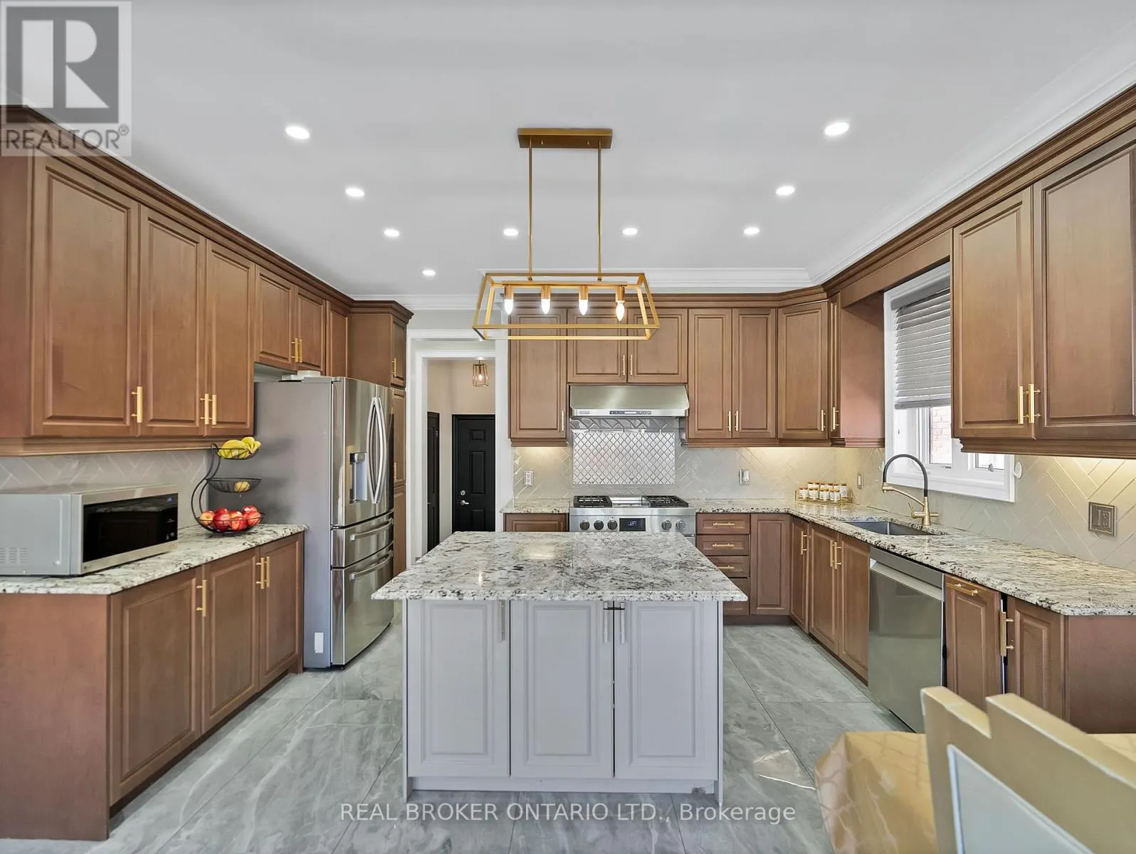 7 MAPLE TRAIL ROAD