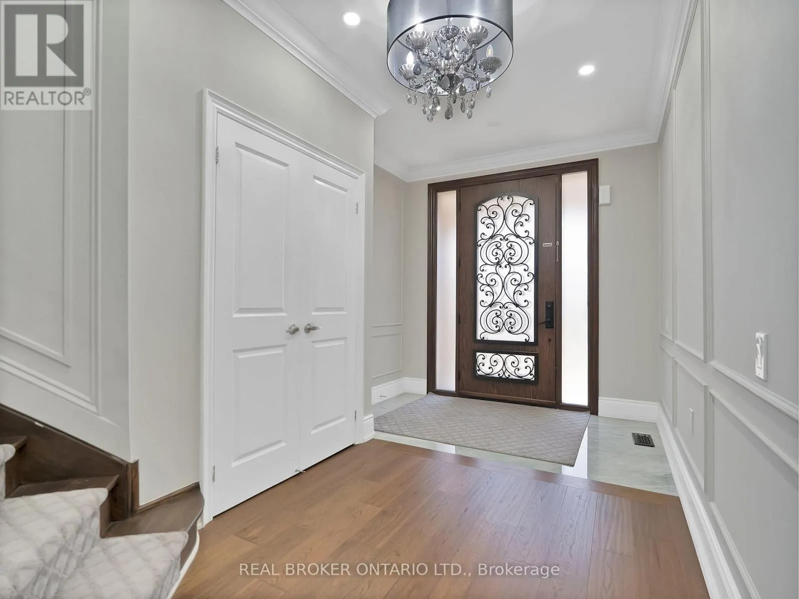 7 MAPLE TRAIL ROAD