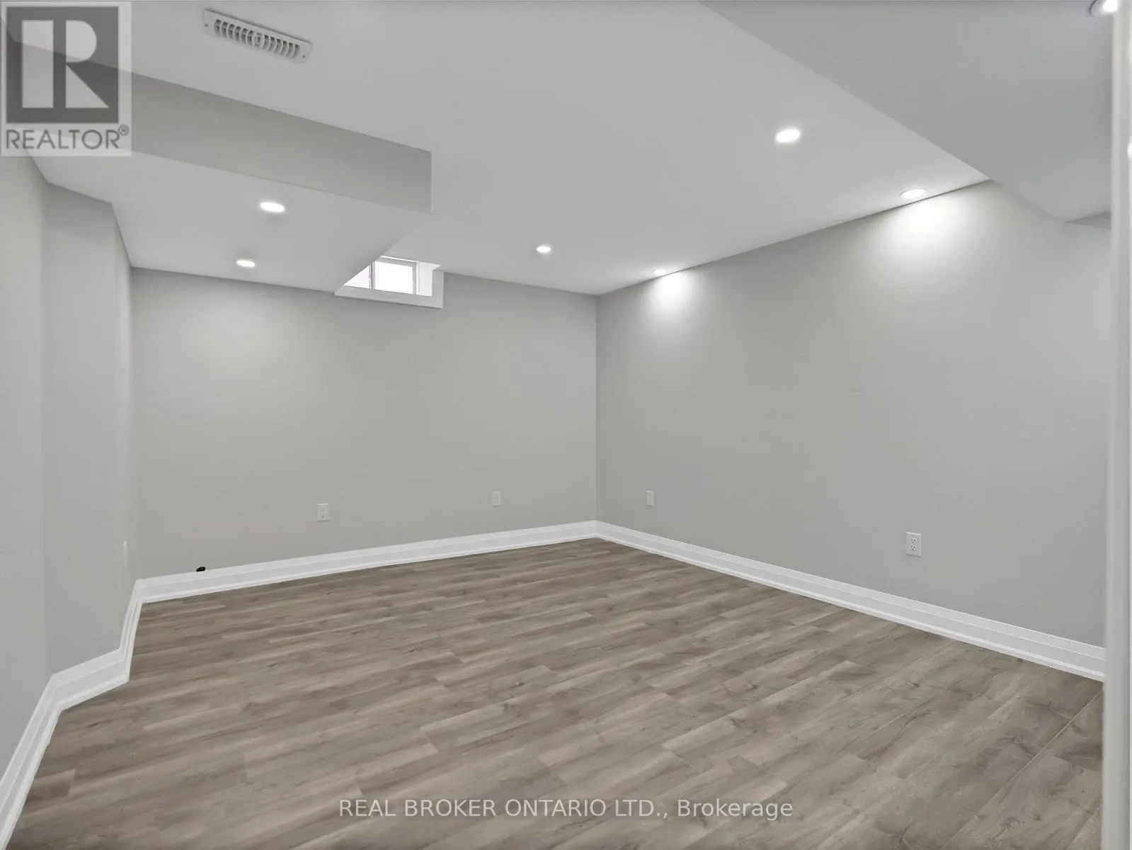 7 MAPLE TRAIL ROAD