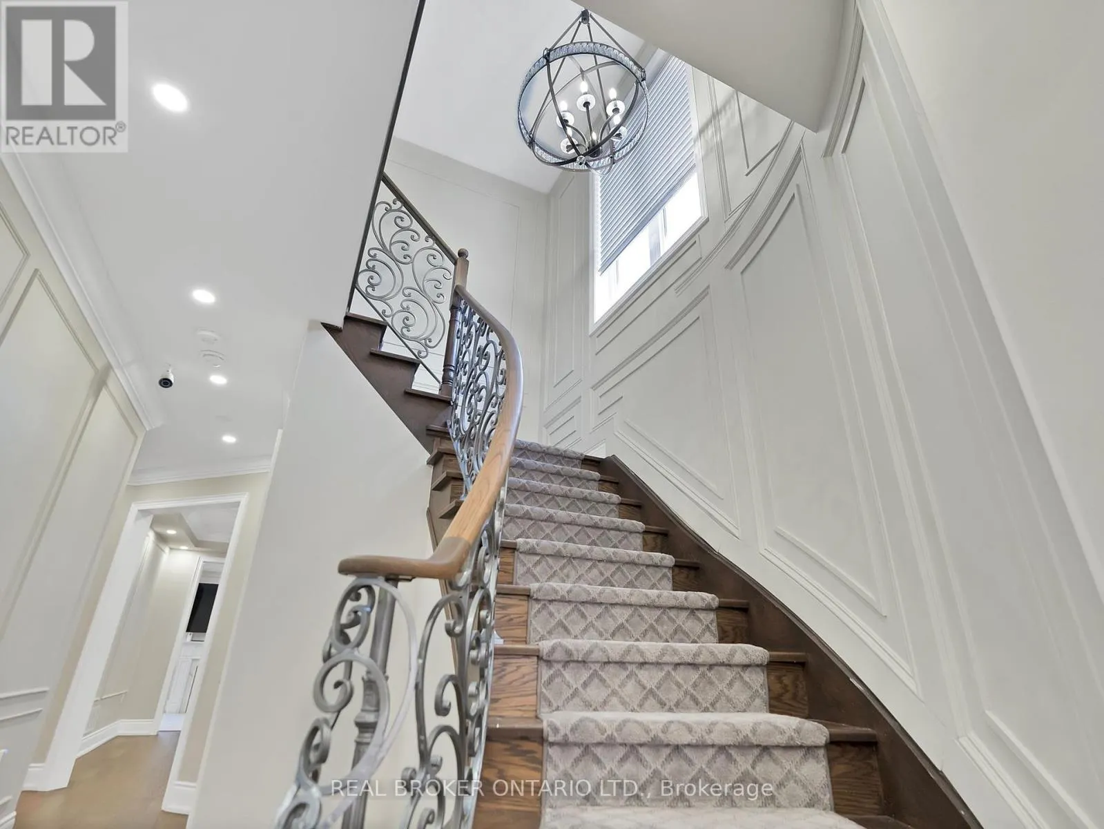 7 MAPLE TRAIL ROAD