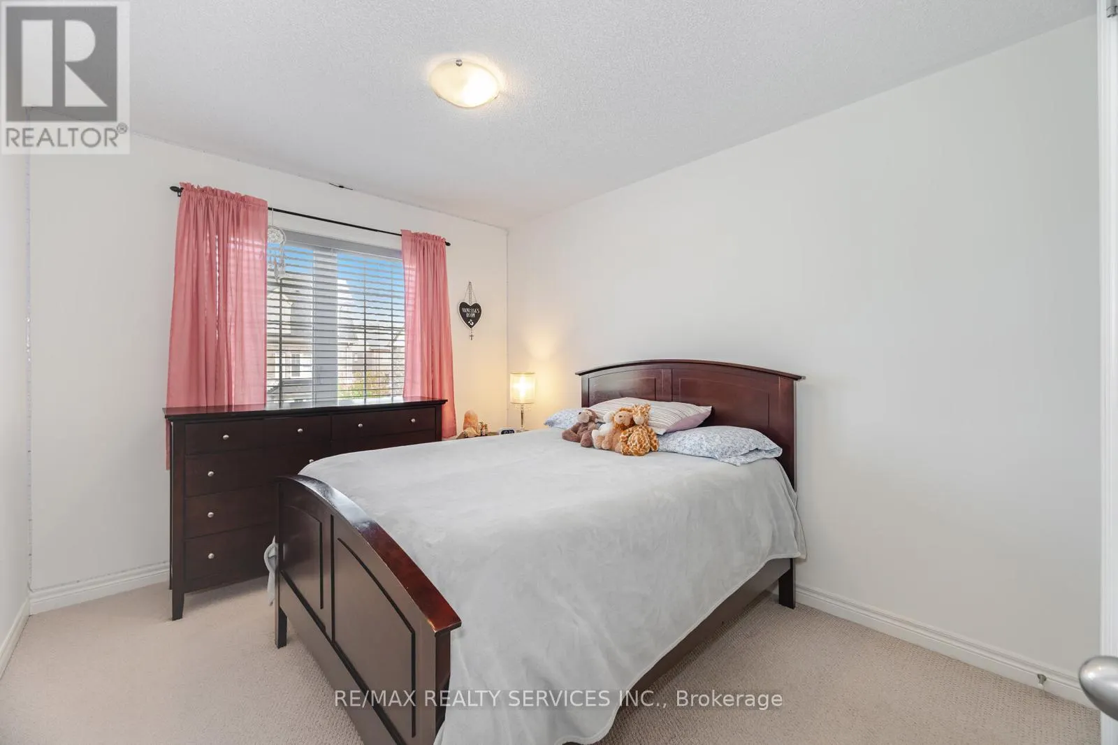 34 PENNYCROSS CRESCENT