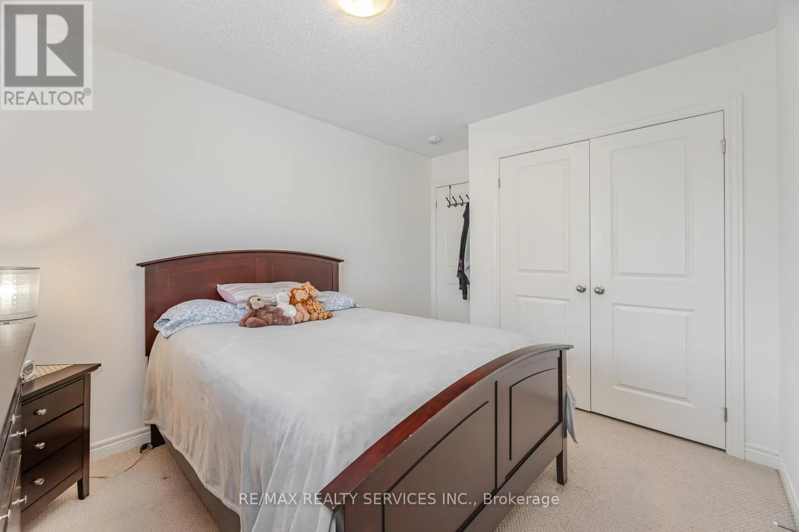 34 PENNYCROSS CRESCENT