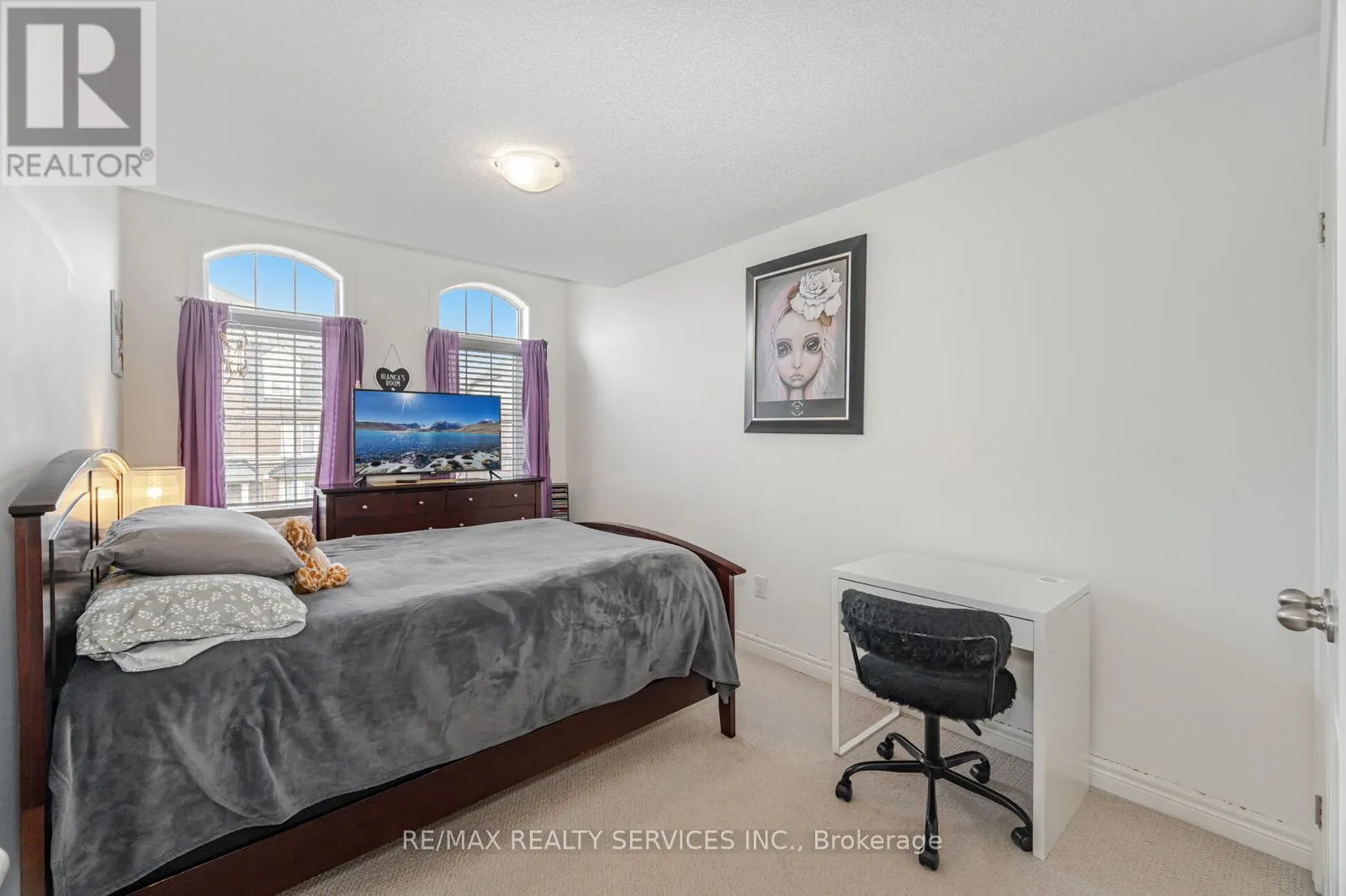 34 PENNYCROSS CRESCENT