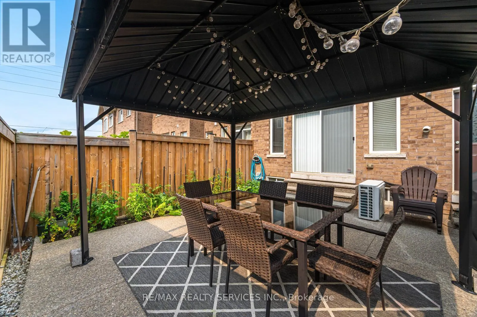 34 PENNYCROSS CRESCENT