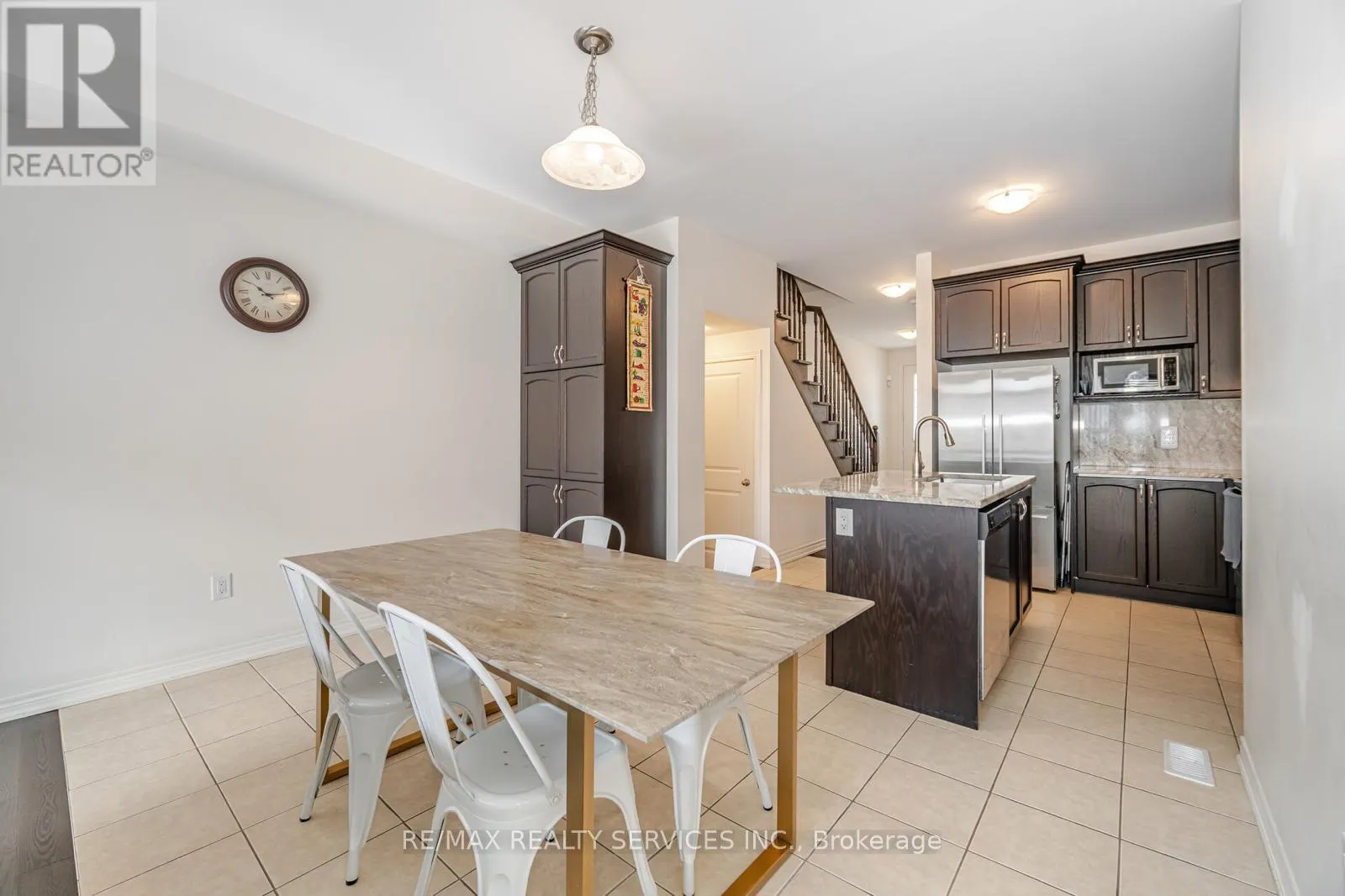34 PENNYCROSS CRESCENT