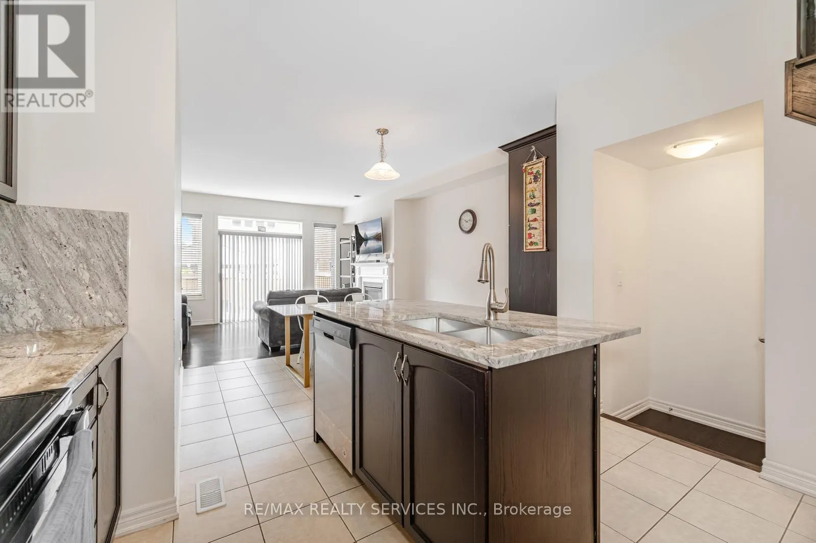 34 PENNYCROSS CRESCENT
