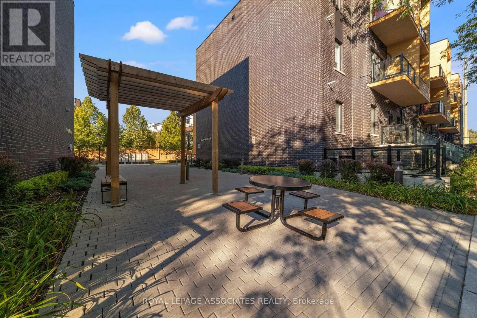 213 - 1165 JOURNEYMAN LANE