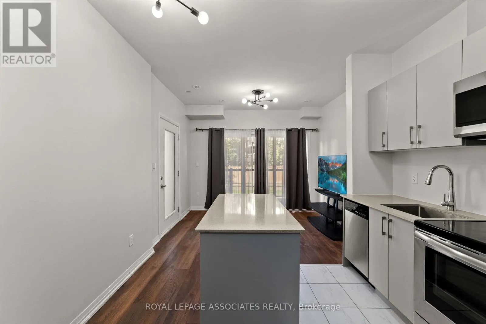 213 - 1165 JOURNEYMAN LANE