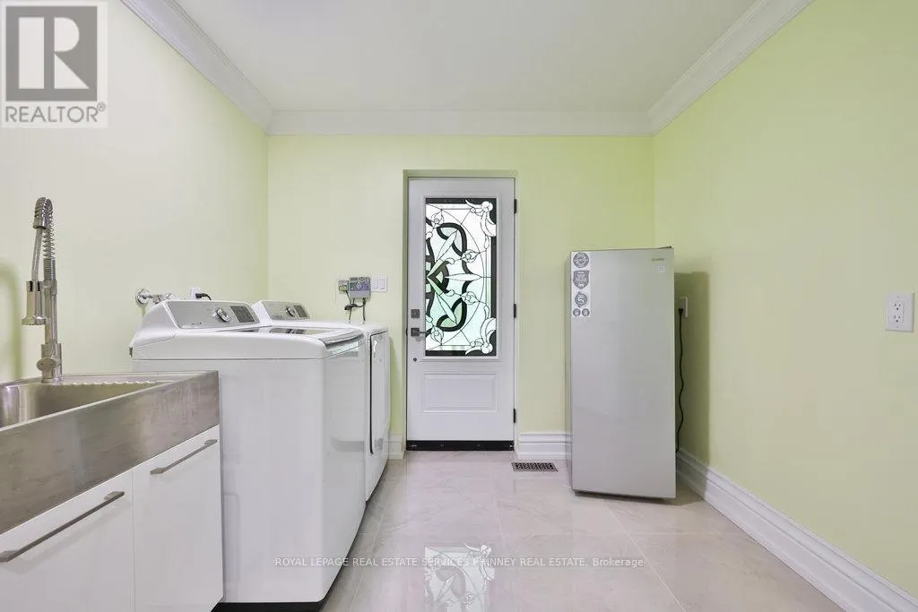 1033 WENLEIGH COURT
