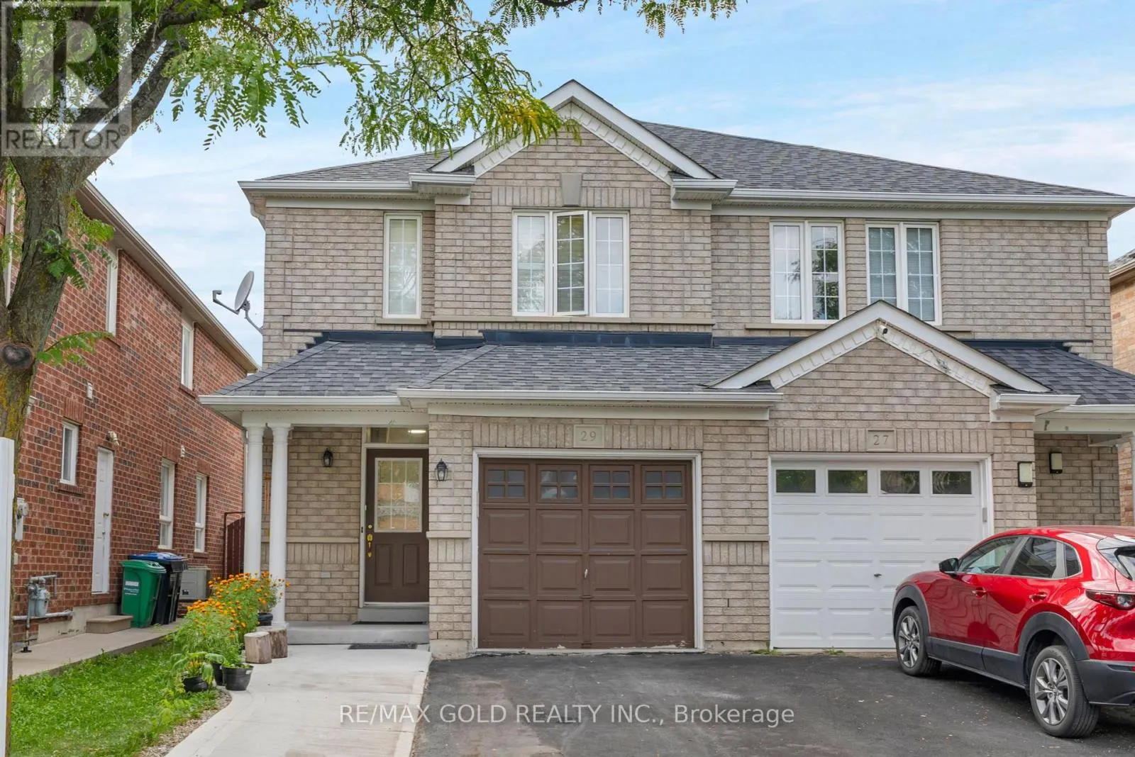 29 SAND CHERRY CRESCENT