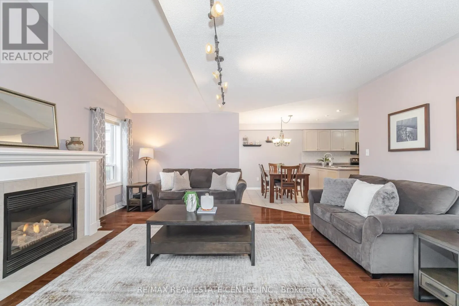 275 CRESTHAVEN ROAD