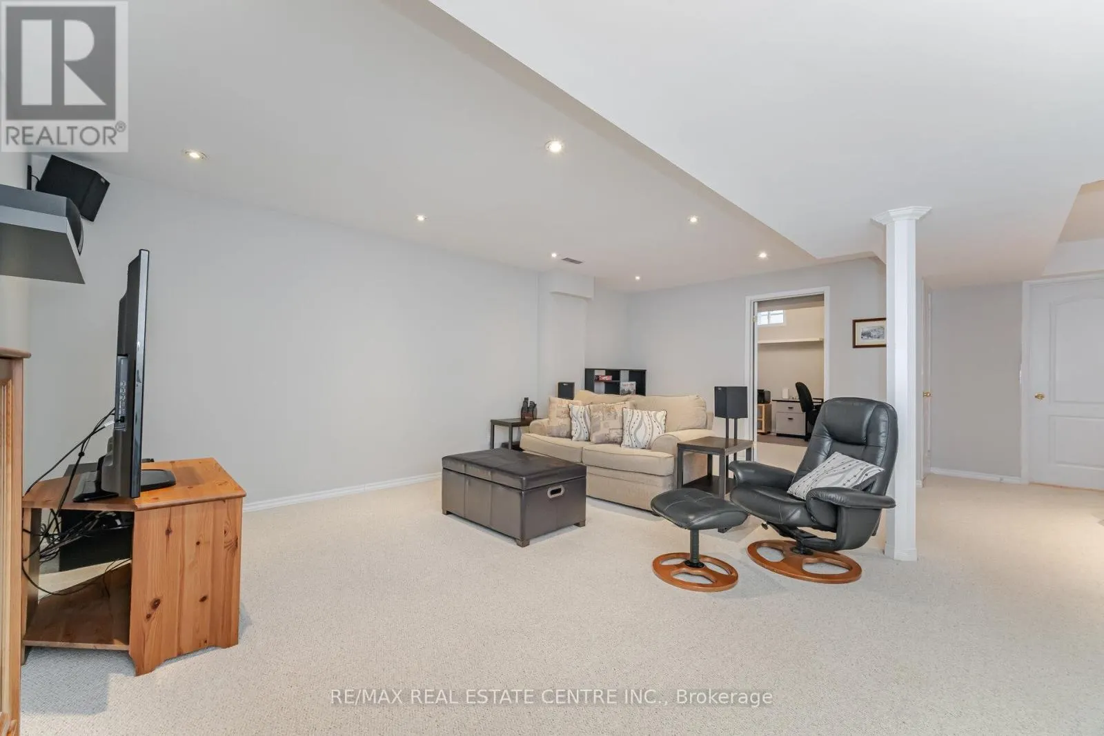 275 CRESTHAVEN ROAD