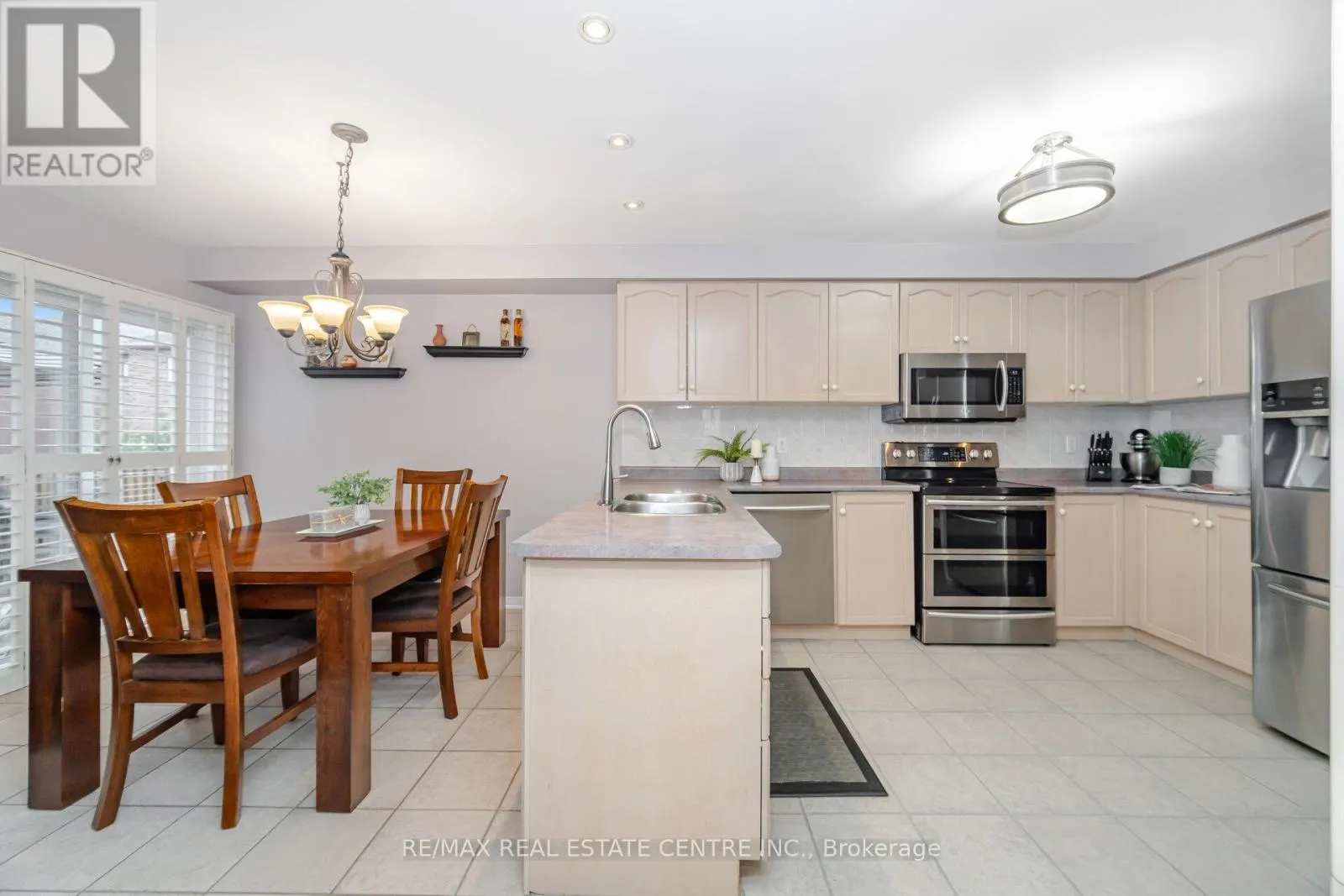 275 CRESTHAVEN ROAD