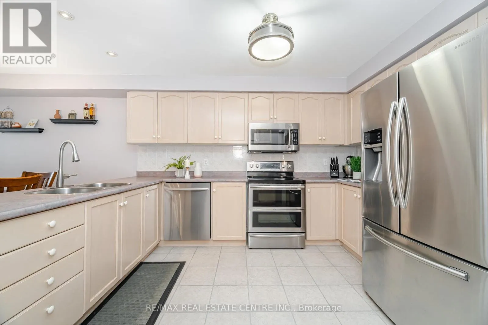 275 CRESTHAVEN ROAD