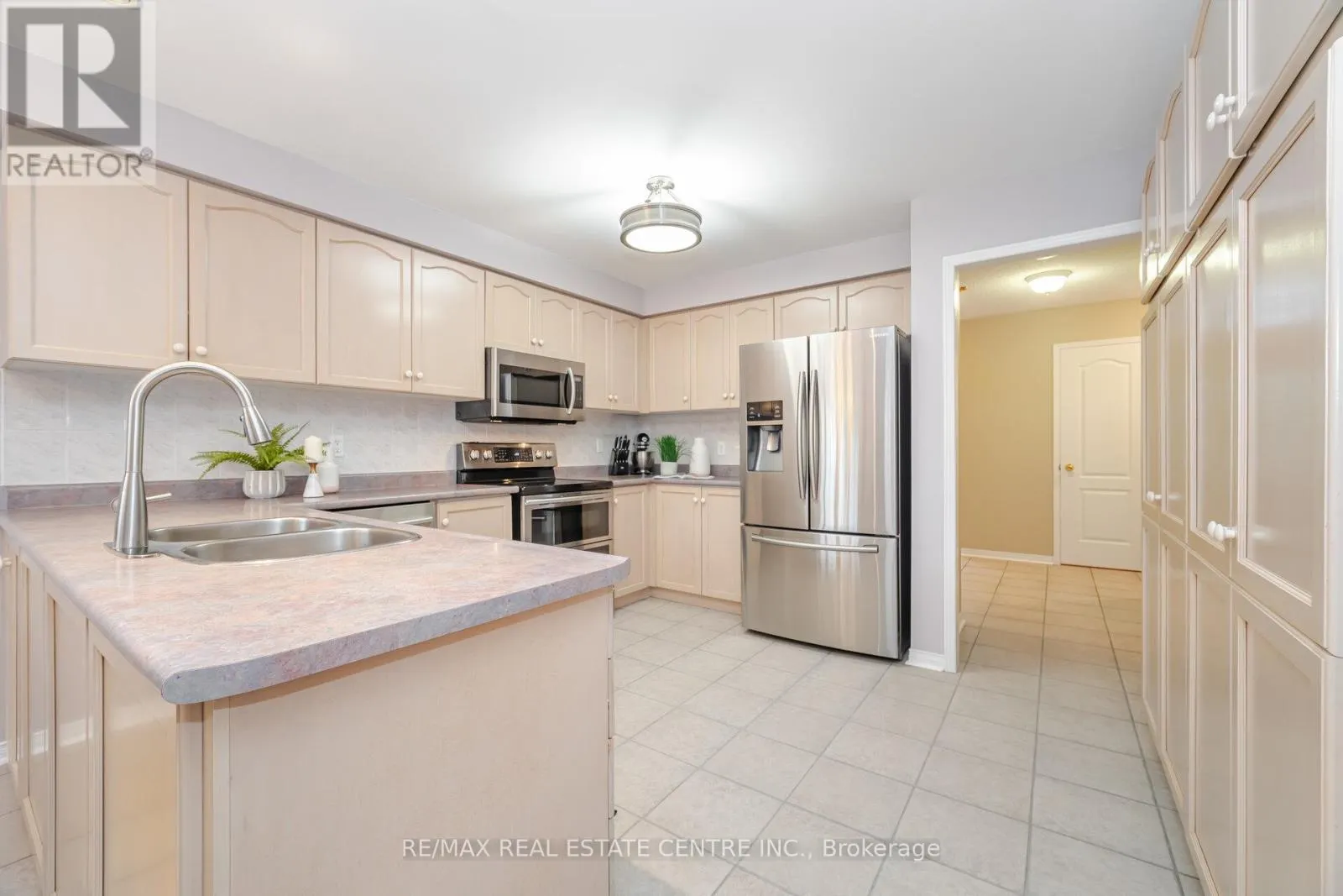 275 CRESTHAVEN ROAD
