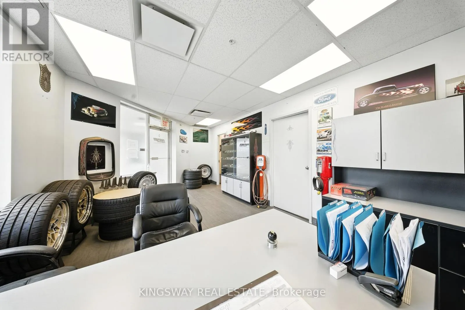 3 - 2359 ROYAL WINDSOR DRIVE