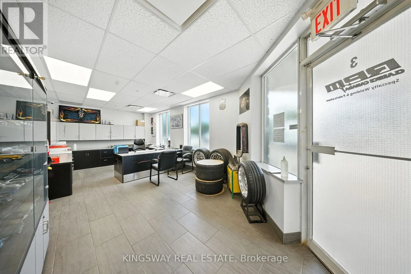 3 - 2359 ROYAL WINDSOR DRIVE