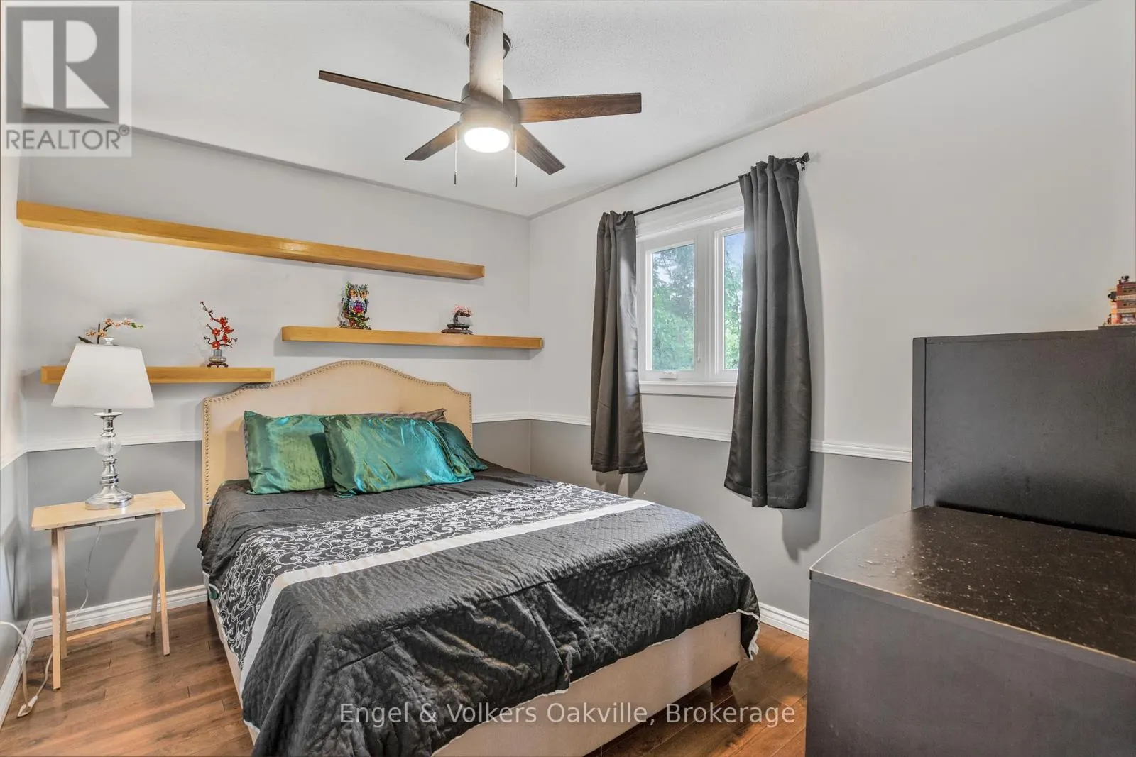 569 PHOEBE CRESCENT