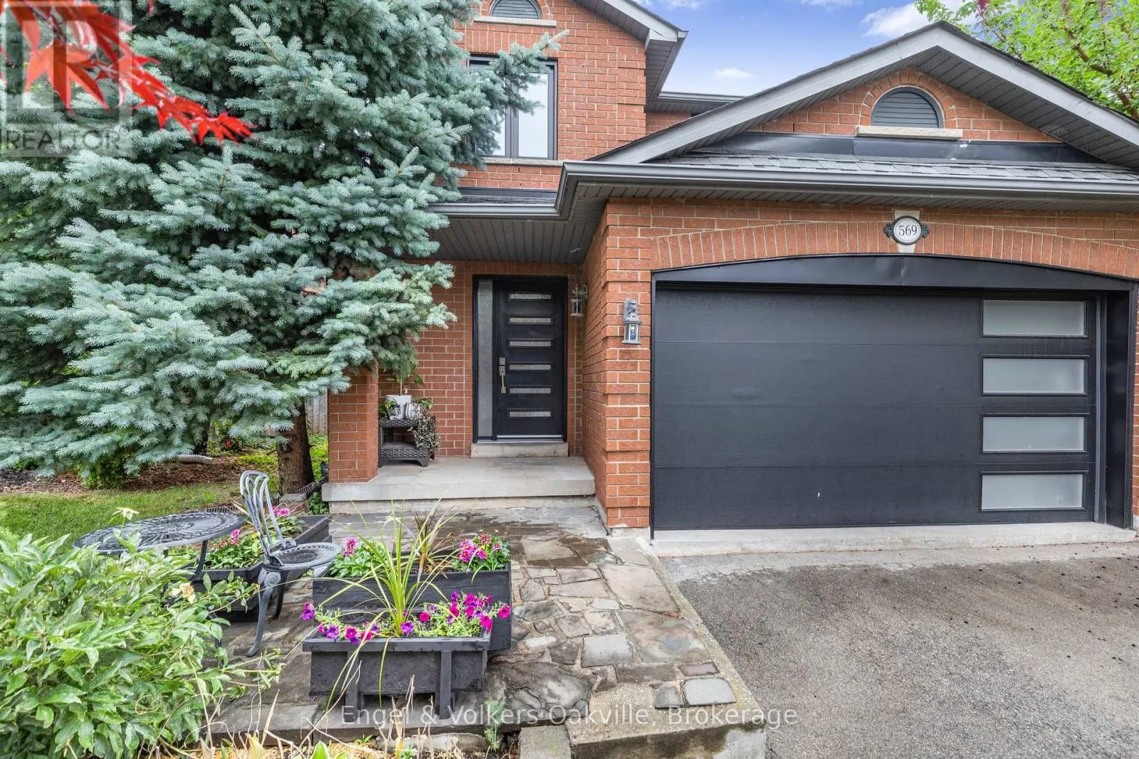 569 PHOEBE CRESCENT