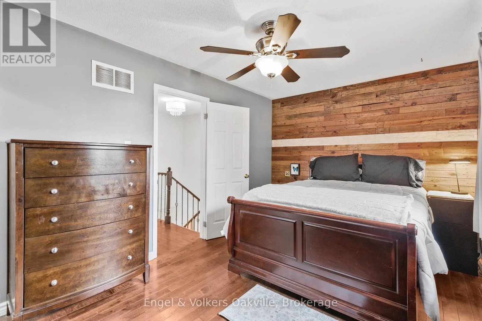 569 PHOEBE CRESCENT