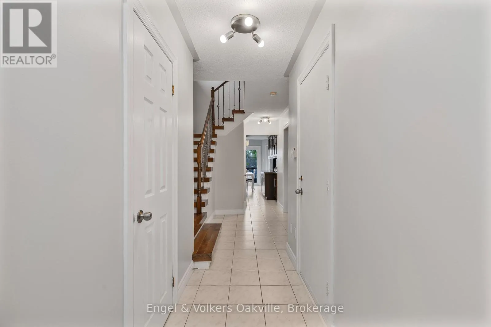 569 PHOEBE CRESCENT