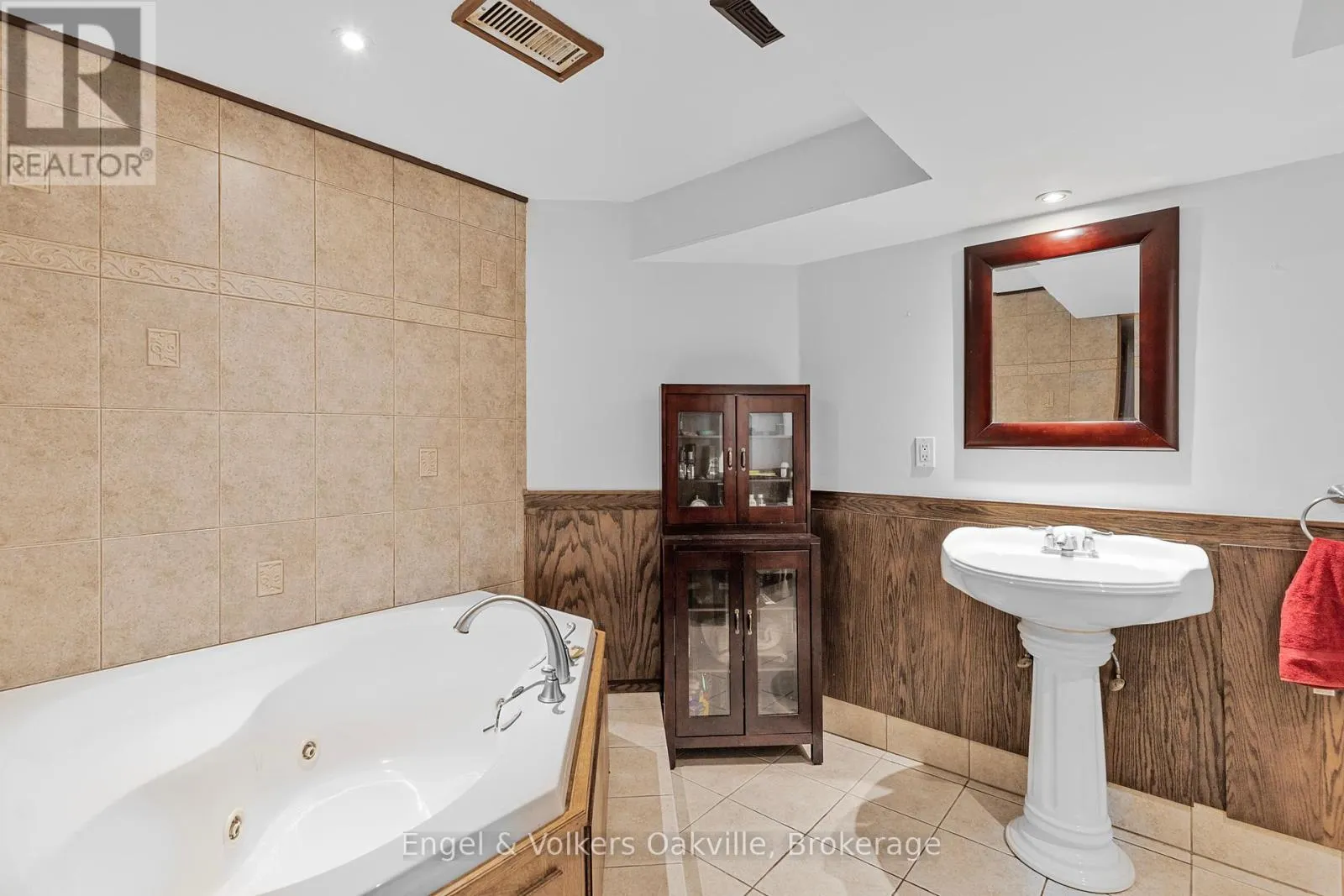 569 PHOEBE CRESCENT