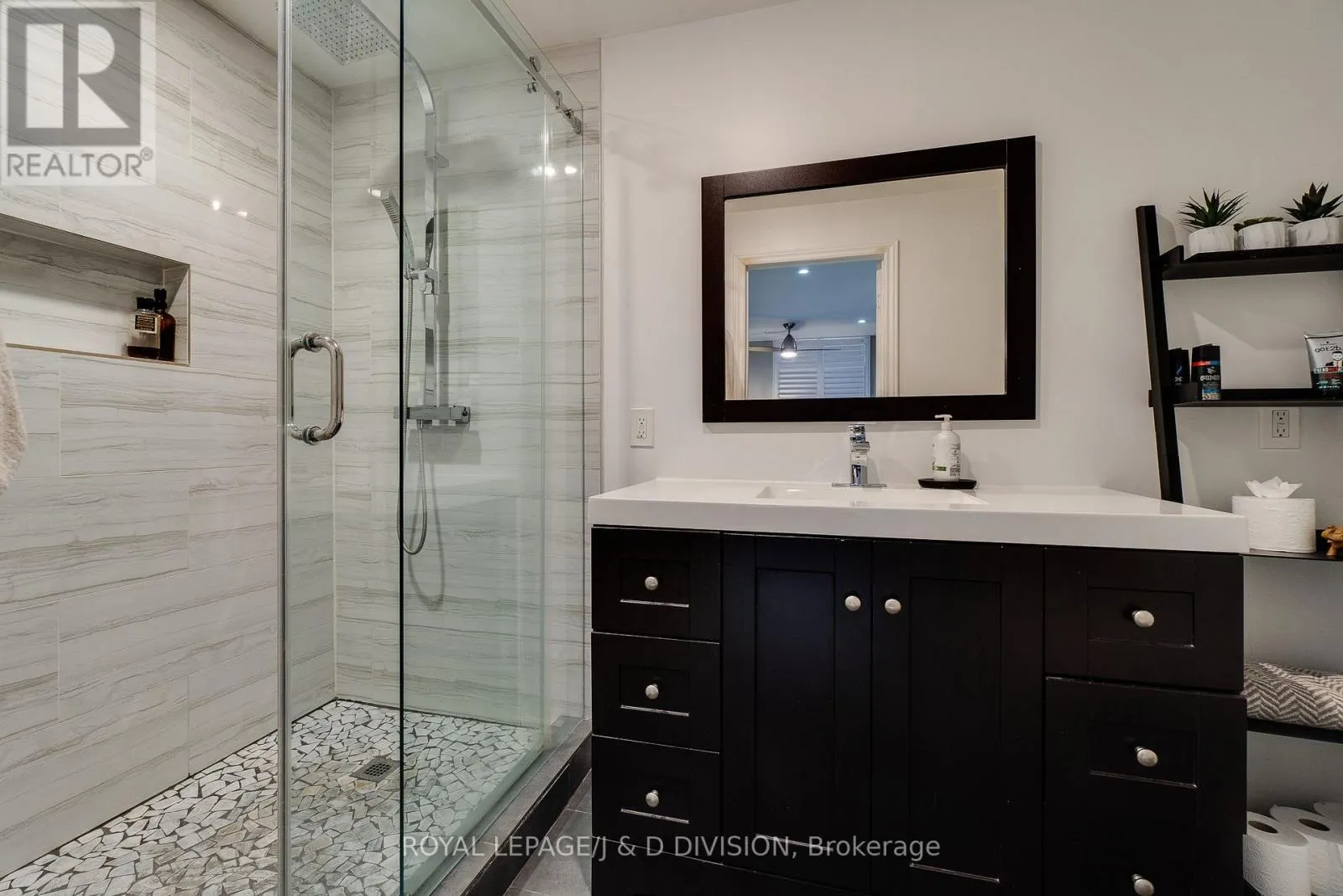 2448 CAPILANO CRESCENT