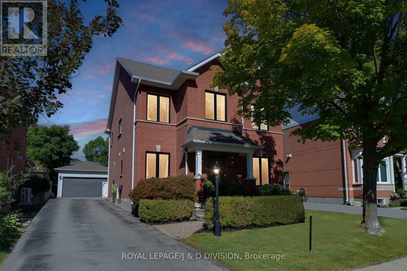 2448 CAPILANO CRESCENT