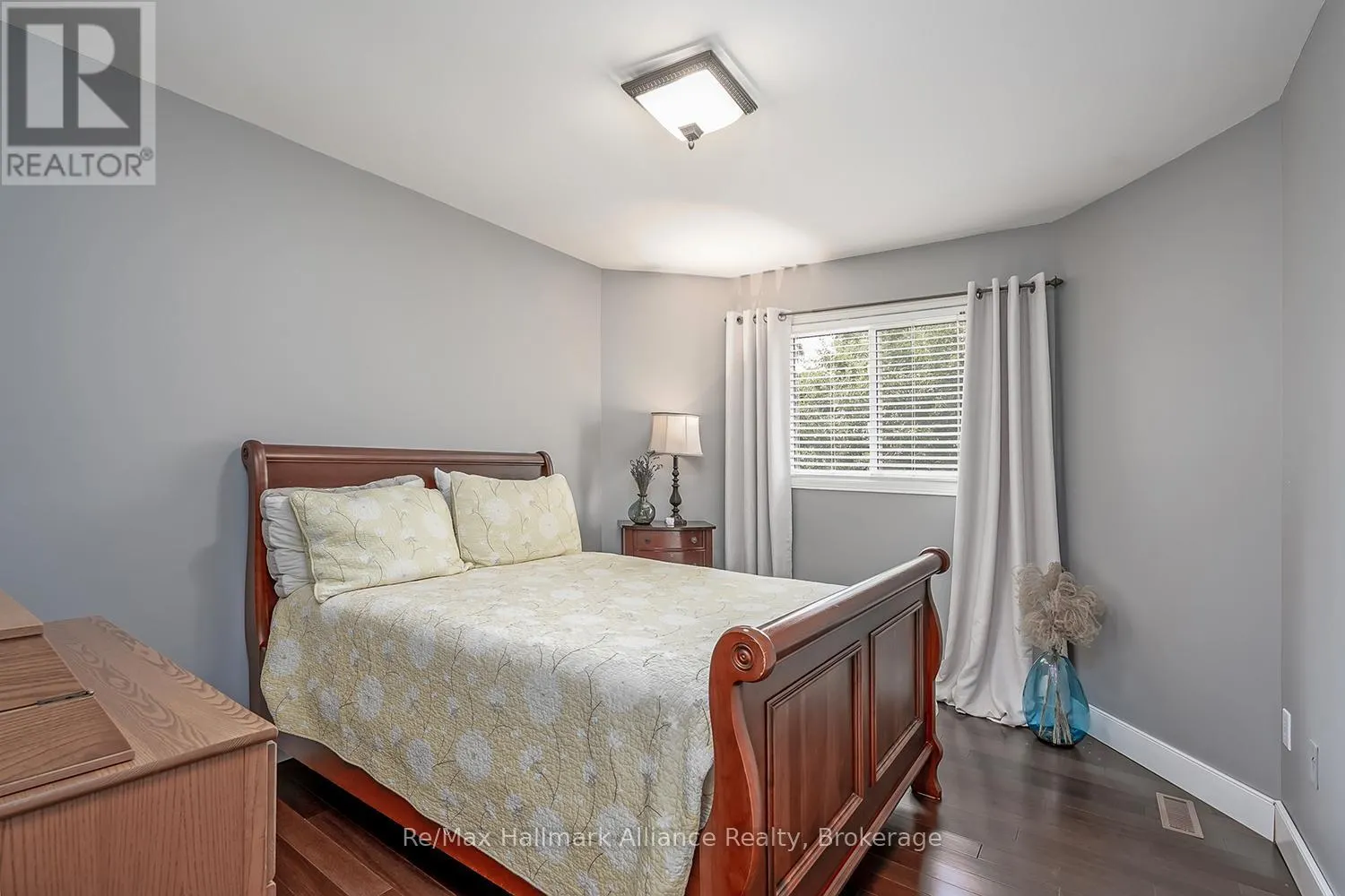 7172 BAYWOOD COURT