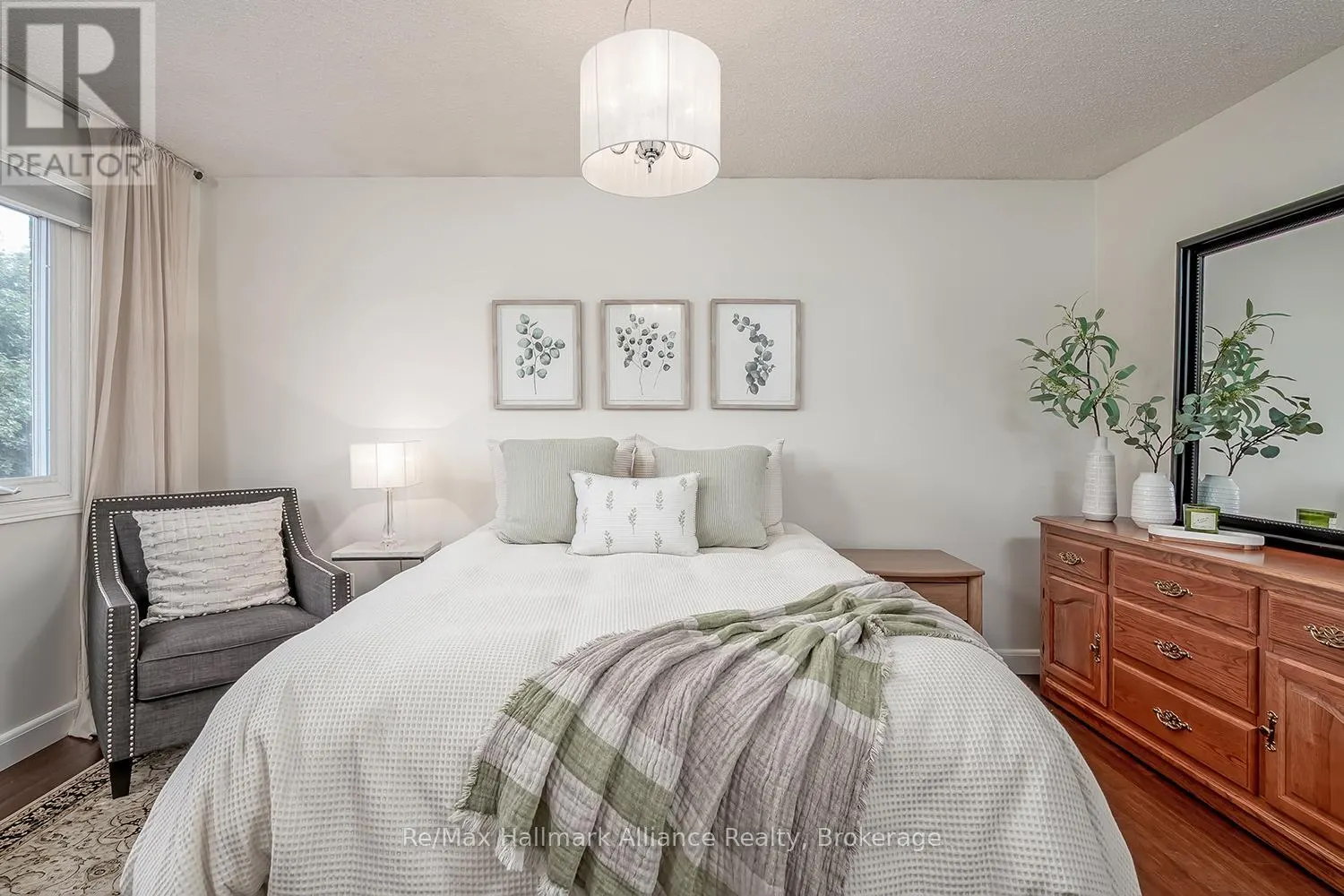 7172 BAYWOOD COURT