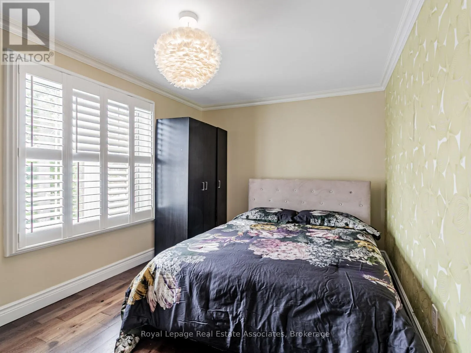 35 GLENMANOR DRIVE