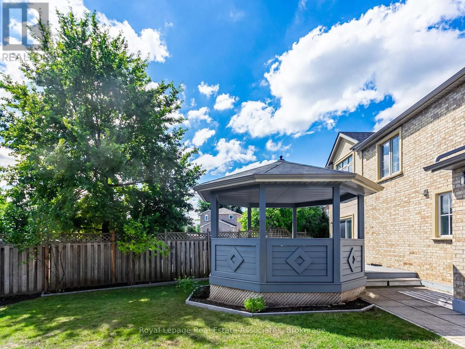 35 GLENMANOR DRIVE
