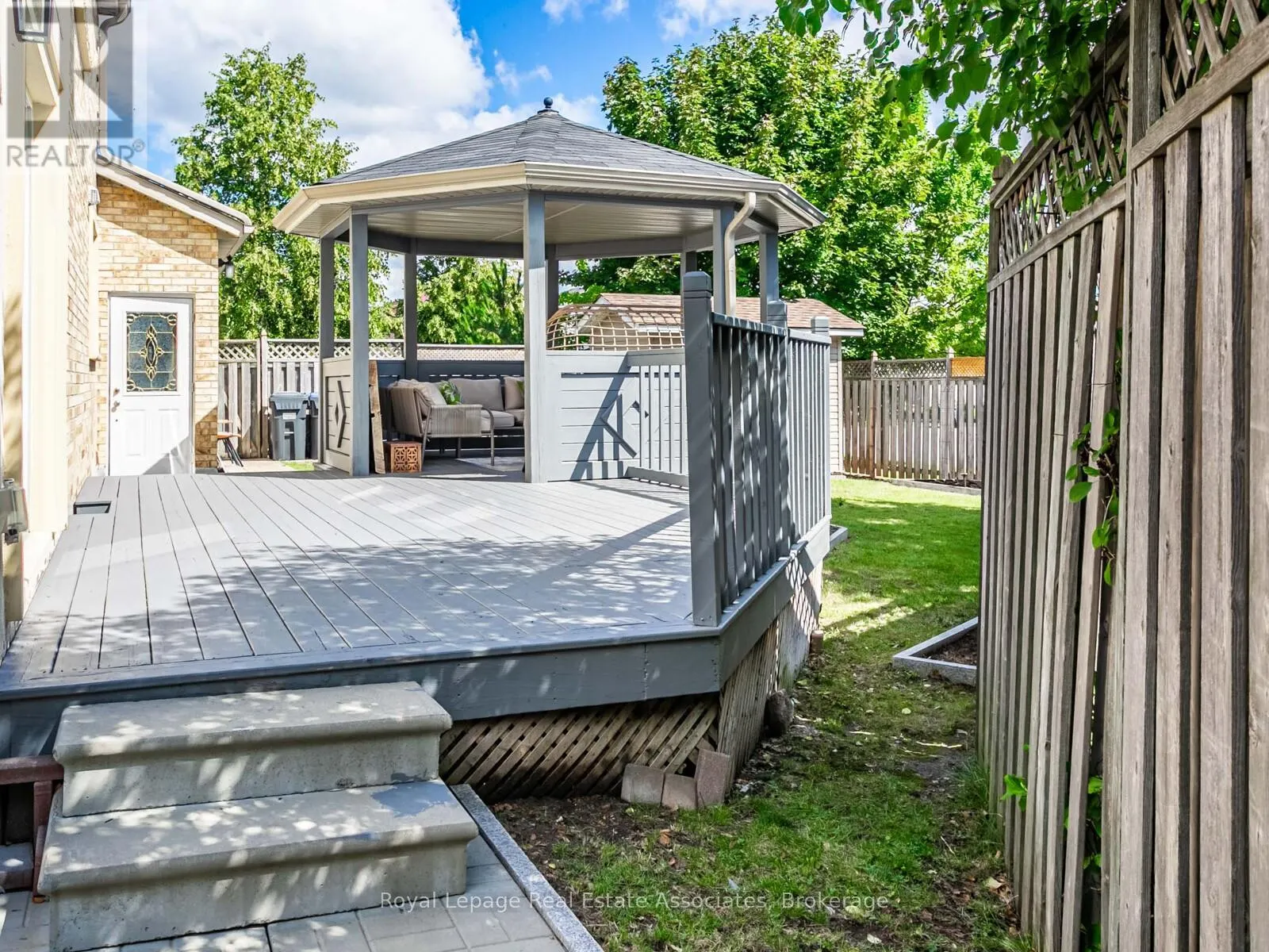 35 GLENMANOR DRIVE