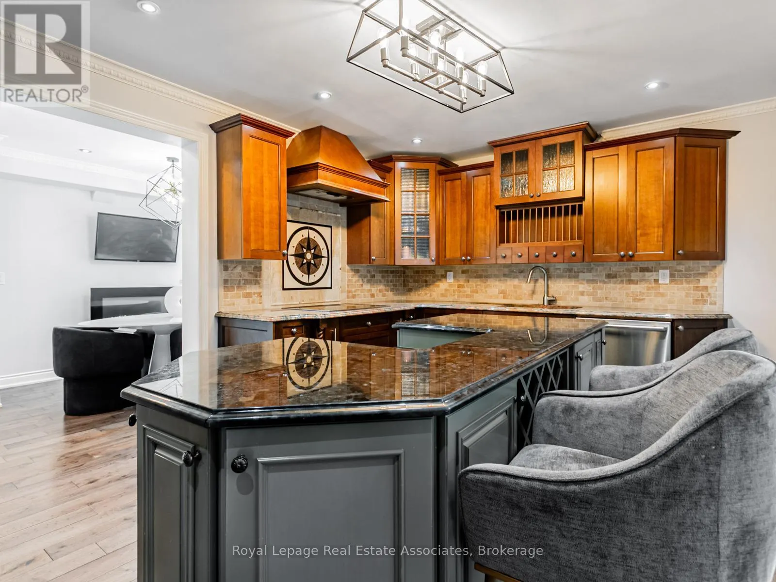 35 GLENMANOR DRIVE