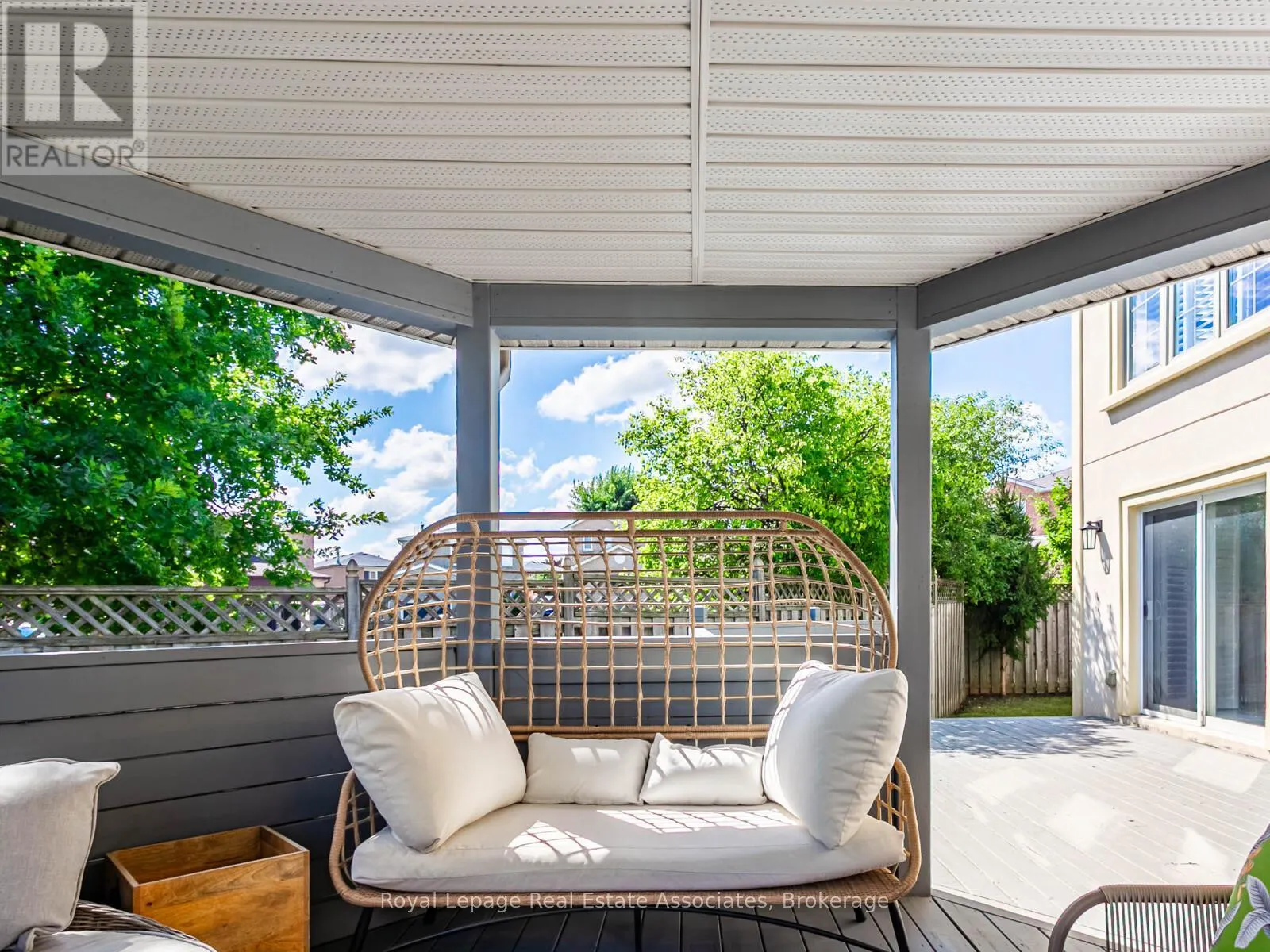 35 GLENMANOR DRIVE